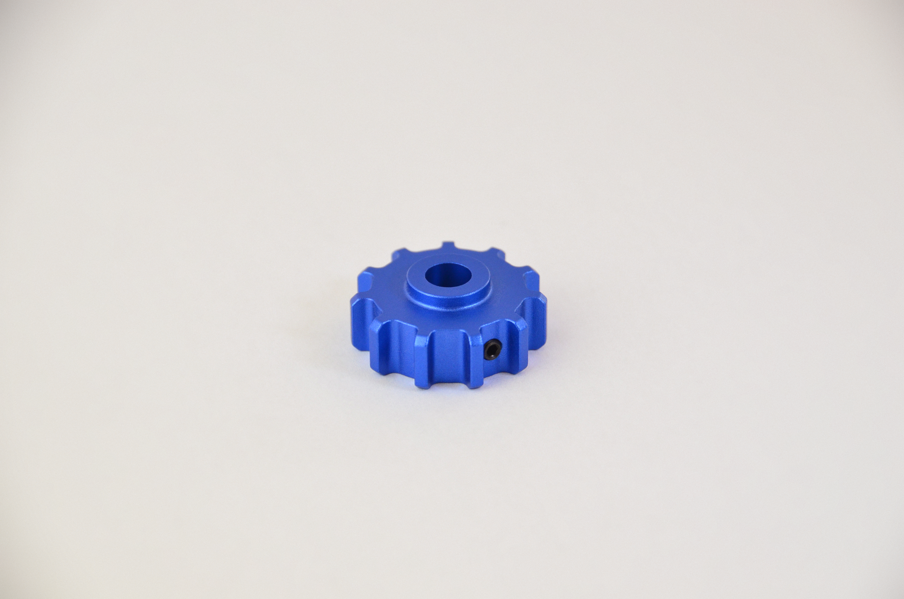 Coloured anodized aluminium rotary knob designed for use with the MF1 DIY project. Front view.