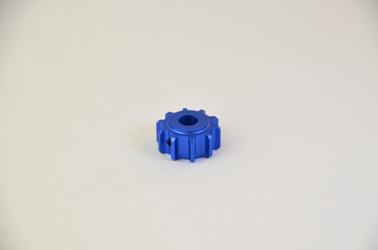Coloured anodized aluminium rotary knob designed for use with the MF1 DIY project. Front view.