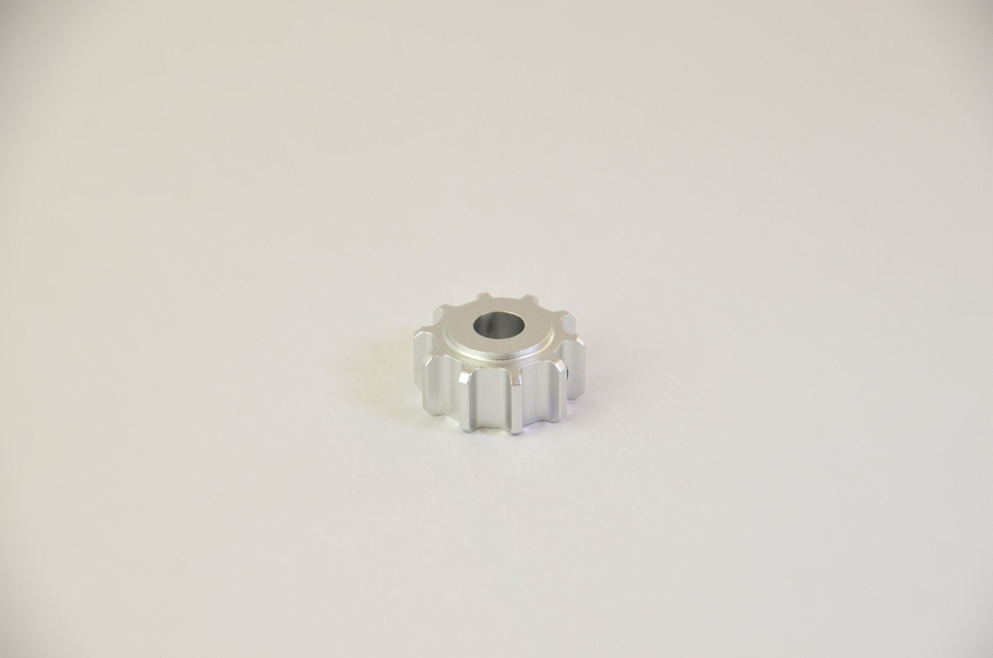 Coloured anodized aluminium rotary knob designed for use with the MF1 DIY project. Front view.
